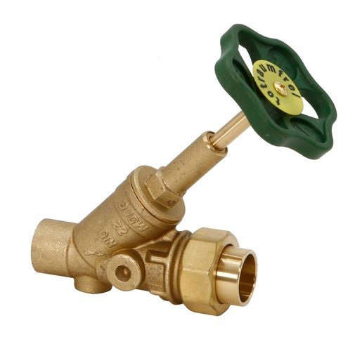 Schrägsitzventil aus Messing mit grünem Handrad für die Trinkwasserinstallation.
