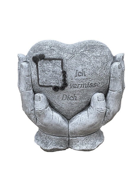 Grabschmuck in Herzform mit Händen und Gravur Ich vermisse Dich aus Kunststein