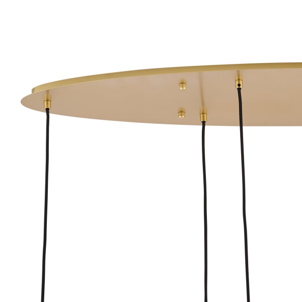 Detailansicht der Aufhängung einer Pendelleuchte mit Kabeln