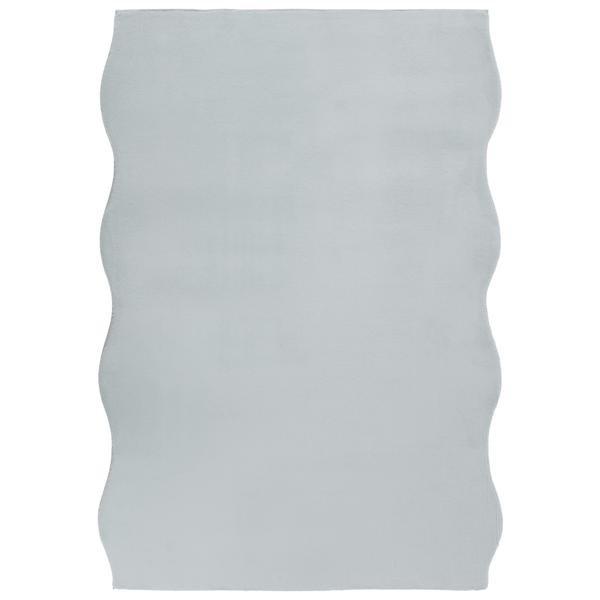 Hellblauer Teppich mit gewelltem Rand aus weichem Material.