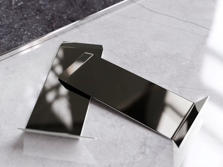 Zwei rechteckige Handtuchhalter aus Metall