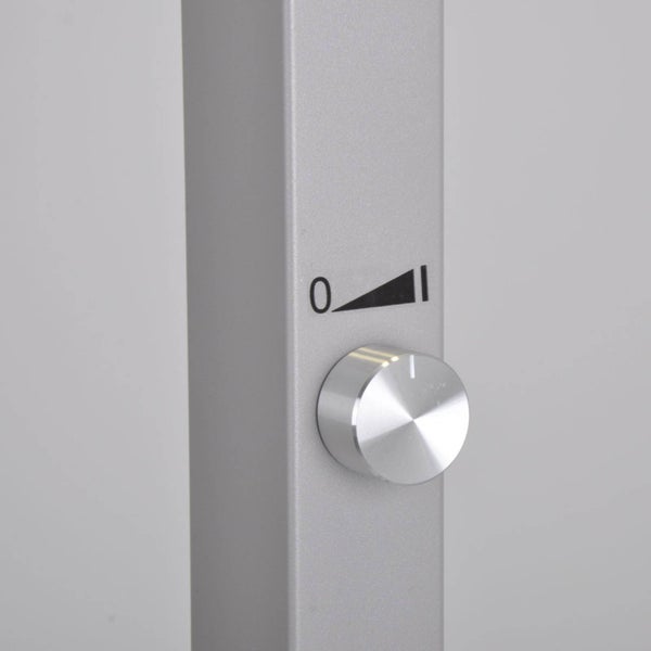 Drehregler mit Intensitätssymbol von null bis Maximum auf einem Metallprofil.