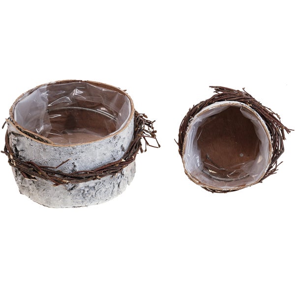 Zwei runde Pflanzgefäße aus Birkenrinde und Ästen