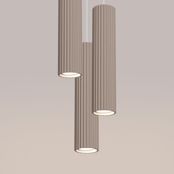 Dreifach-Pendelleuchte mit zylindrischen Lampenschirmen und gerippter Oberfläche