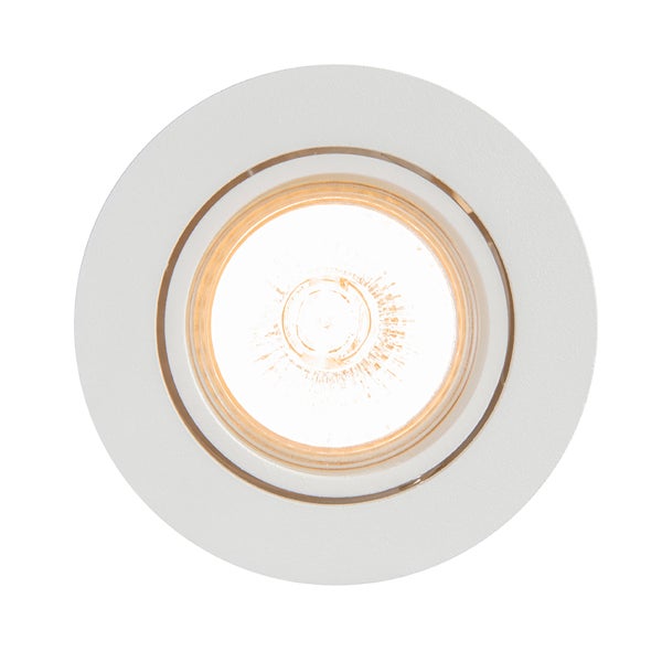 Runder Einbaustrahler in Weiß mit eingeschaltetem Leuchtmittel, Frontalansicht.