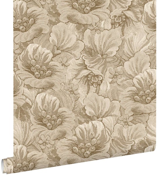 Tapete mit florale Blumenmuster in Textilstruktur für eine elegante Wandgestaltung im Wohnbereich.