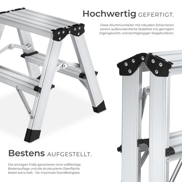 Klapptritt aus Aluminium mit zwei Stufen, stabilen Scharnieren und rutschfesten Standfüßen.