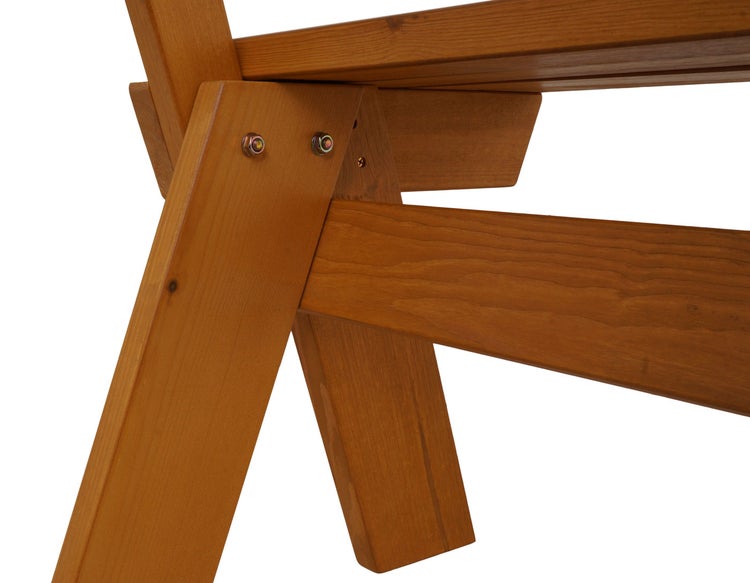 Detailaufnahme der Holzkonstruktion eines Tisches
