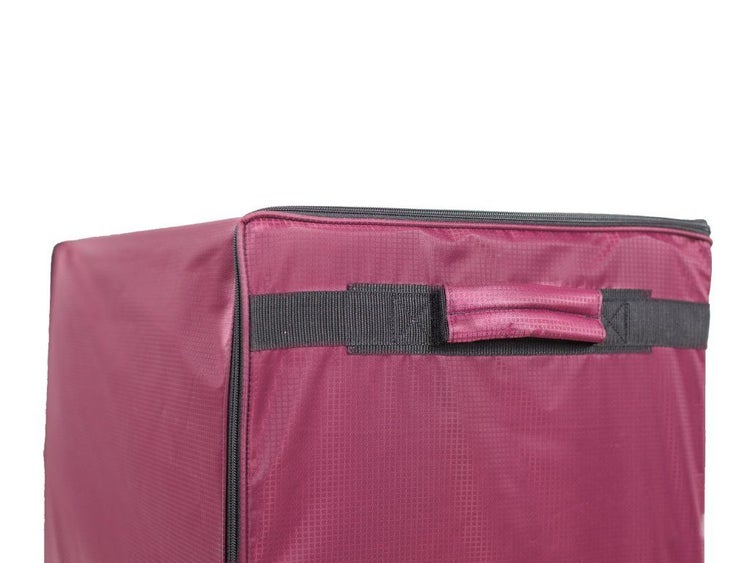 Detailansicht einer Aufbewahrungstasche mit Tragegriff und Reißverschluss aus strapazierfähigem Gewebe.