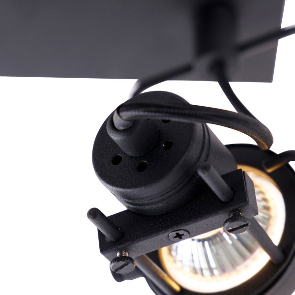 Deckenleuchte mit einem Strahler