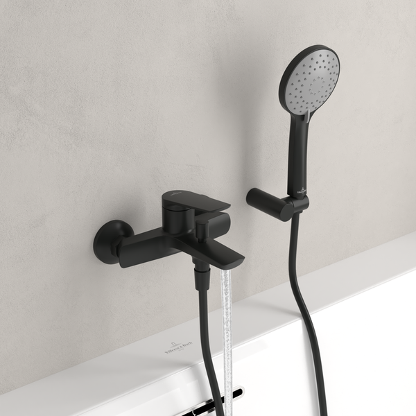 Villeroy & Boch Oasis Badewannenarmatur Aufputz, Wasserhahn Badewanne mit Rückflussschutz und Umstellfunktion, Mischbatterie Badewanne mit beweglichem Strahlregler, rund, Matt Black