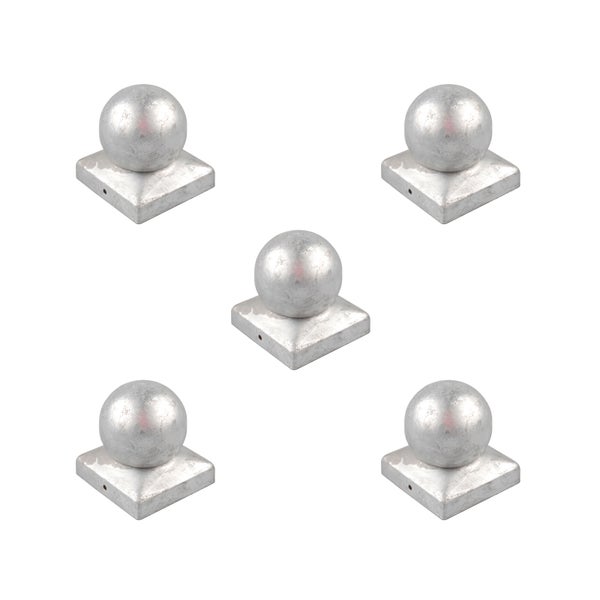 Fünf verzinkte Pfostenkappen in Kugelform mit quadratischer Basis.