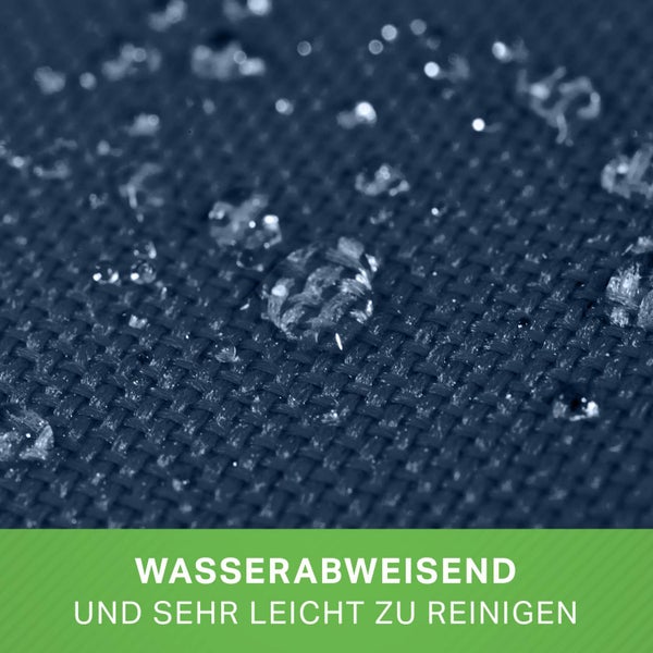 Schere schneidet ein schwarzes Schutznetz