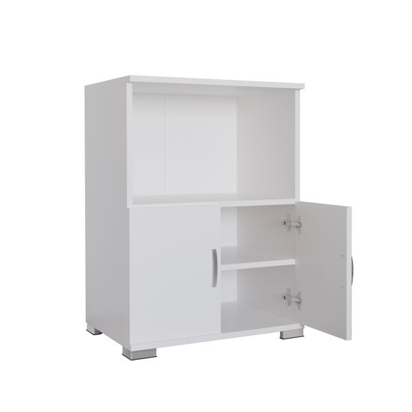 Detailansicht eines Akku-Ladegeräts mit Ladekontakten