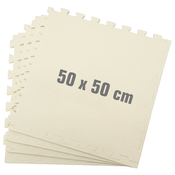 Beige ineinandergreifende Bodenmatten aus Schaumstoff, 50 mal 50 Zentimeter.