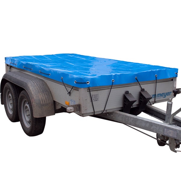 Anhänger mit blauer Plane zum Abdecken der Ladung
