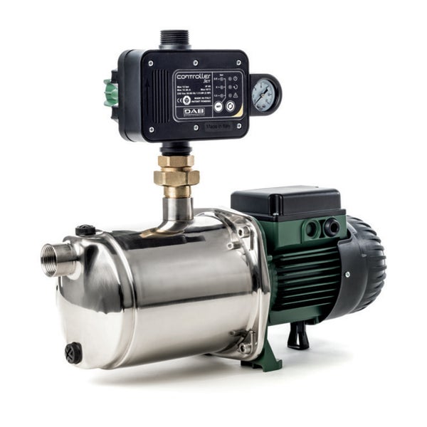 Hauswasserwerk mit Steuerung und Manometer