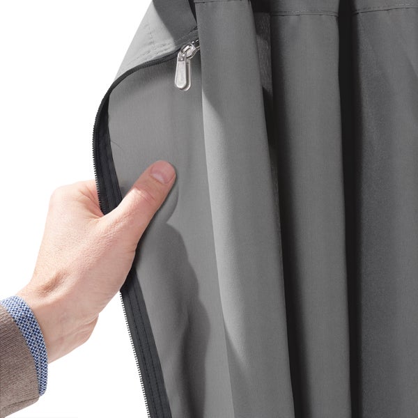 Gartengazebo mit Metallrahmen und Vorhängen