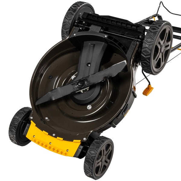 Unteransicht eines Rasenmähers mit Messer