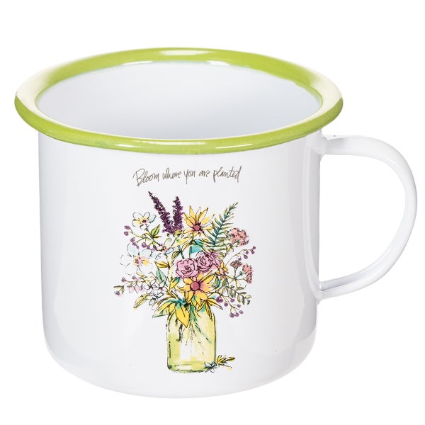 Weiße Emaille-Tasse mit grünem Rand, Illustration eines bunten Blumenstraußes und Schriftzug Bloom where you are planted.