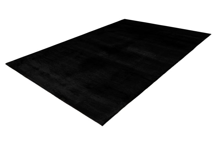 Rechteckiger Teppich in modernem Design aus weichem Material.