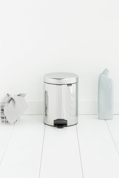 Brabantia Klassischer Tretmülleimer Mit Soft Verschluss 5 Liter HxBxT 30,2 x 26,3 x 21,7 cm Metall Edelstahl