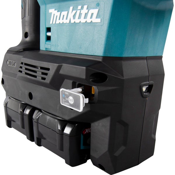 Makita Logo auf einem Baustellenradio mit Ein- und Ausschalter