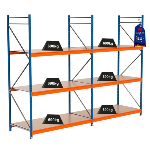 Lagerregal mit sechs Gewichten und Made in EU Label