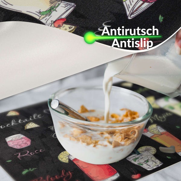 Rutschfeste Unterseite einer Tischmatte mit Cocktail Motiv.