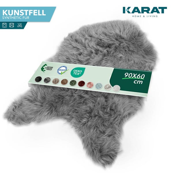 Kunstfell in Lammfellform von Karat, 90 mal 60 Zentimeter, weiche Textur, Oeko-Tex und Reach zertifiziert. Karat Home und Living Logo.