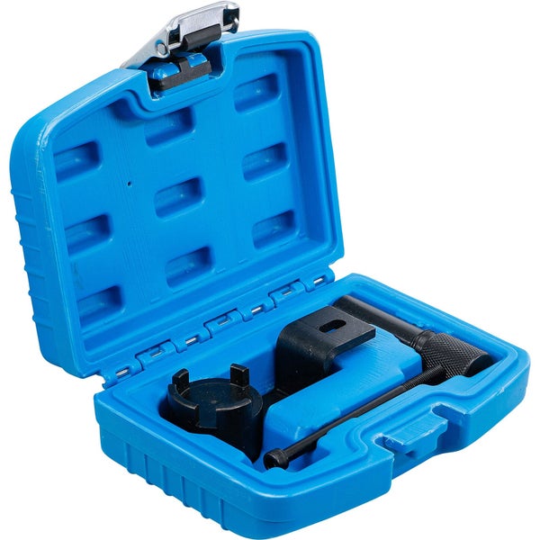 Werkzeugsatz in geöffnetem blauen Kunststoffkoffer