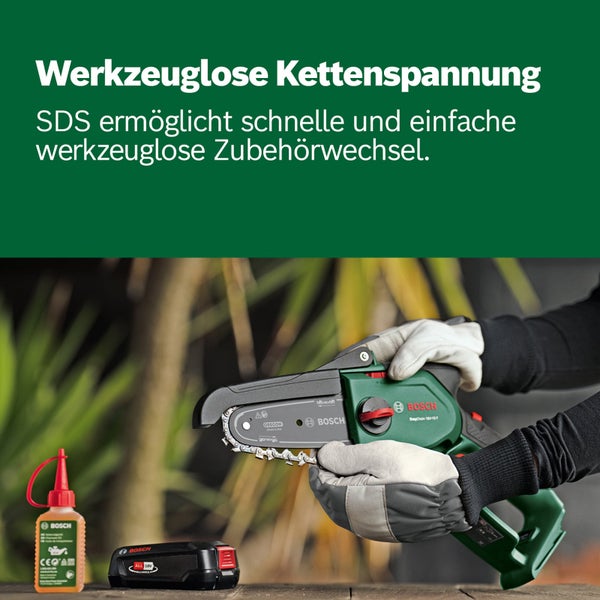 Eine Frau schneidet einen Baumast mit einer handlichen, akkubetriebenen Bosch Astsäge.