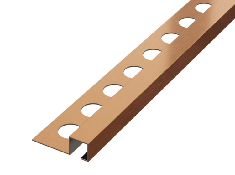 Fliesenabschlussprofil aus Metall mit Löchern