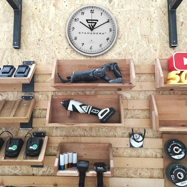 Wanduhr 30 cm weiße Werkstattuhr mit Aluminium-Gehäuse RCC-Uhrwerk