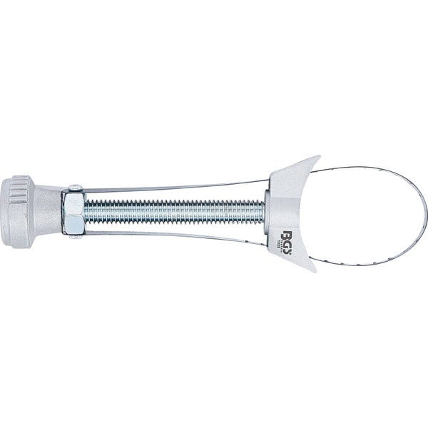 Eine Person schleift mit einem Dreieckschleifer ein Holzstück.