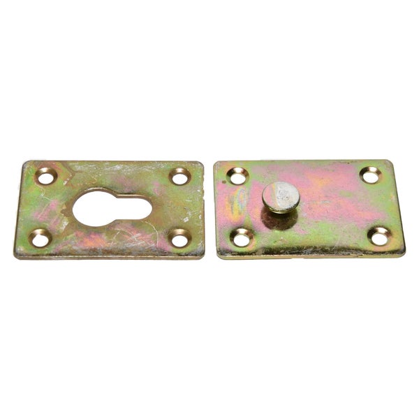 Wandleuchte mit verstellbarem Gelenkarm und Leuchtenkopf im industriellen Stil montiert an einer Wand über einem aufgeschlagenen Buch