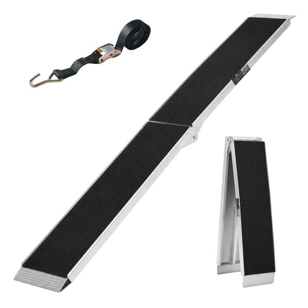 Klappbare Auffahrrampe aus Aluminium mit schwarzer Antirutsch-Oberfläche, inklusive schwarzem Spanngurt mit Haken und Trutzholm Logo.