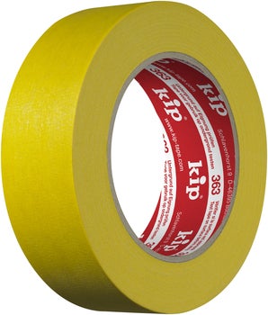 Eine Rolle Kip Abklebeband 363 für Maler- und Lackierarbeiten im Innenbereich.