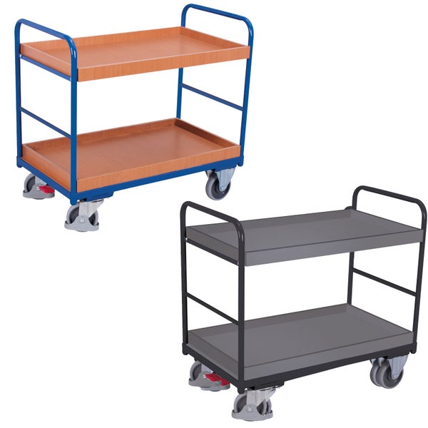Tischwagen mit zwei Etagen, blauer Metallrahmen und Ladeflächen in Holzoptik auf Rollen.