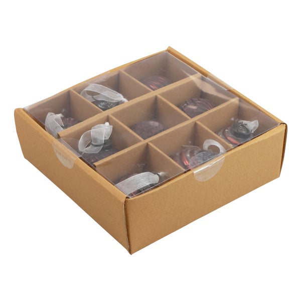 Karton mit zwölf Christbaumkugeln