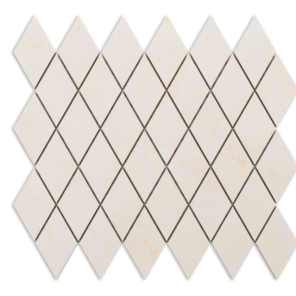 Cremefarbene Mosaikfliese in Rautenform aus Feinsteinzeug mit Steinoptik.