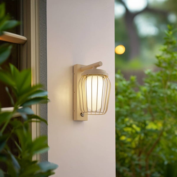Lucande Wandleuchte außen Chandan mit Bewegungsmelder (spritzwassergeschützt (Modern) in Creme aus Aluminium (1 flammig, E27) - Wandlampe für Außenwand/Hauswand Haus Terrasse und Balkon