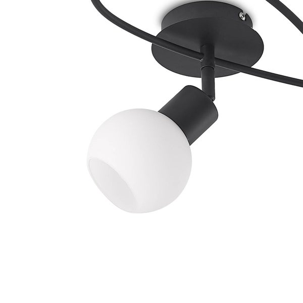 Detailansicht einer Markise mit Befestigung am Rahmen