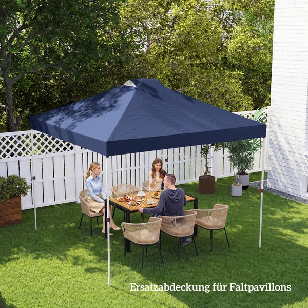 Ersatzabdeckung für Faltpavillon über einer Sitzgruppe im Garten mit Personen an einem Tisch auf Rasenfläche.
