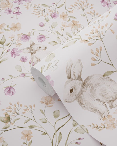 Tapetenrolle mit Hasen- und Blumenmuster