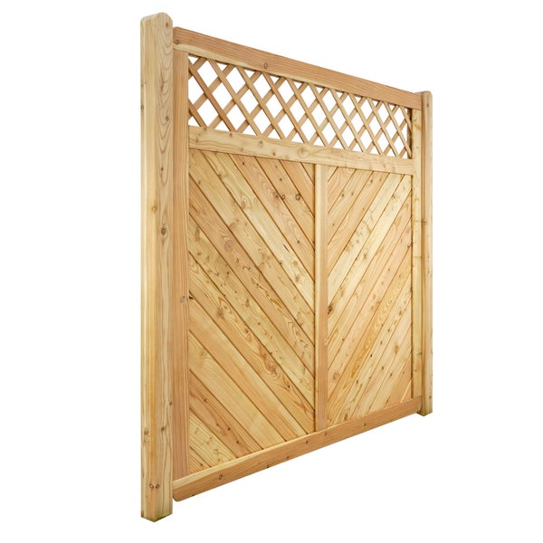 Holzzaunfeld mit Rautenmuster im oberen Bereich