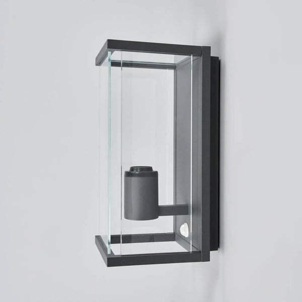 Lucande Wandlampe aussen mit Bewegungsmelder, Aussenwandleuchte spritzwassergeschützt IP54 1xE27 max. 15W ohne Leuchtmittel Außenleuchte