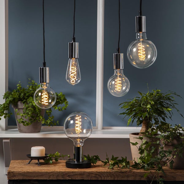 Elektrischer Lichterbogen mit sieben Kerzen