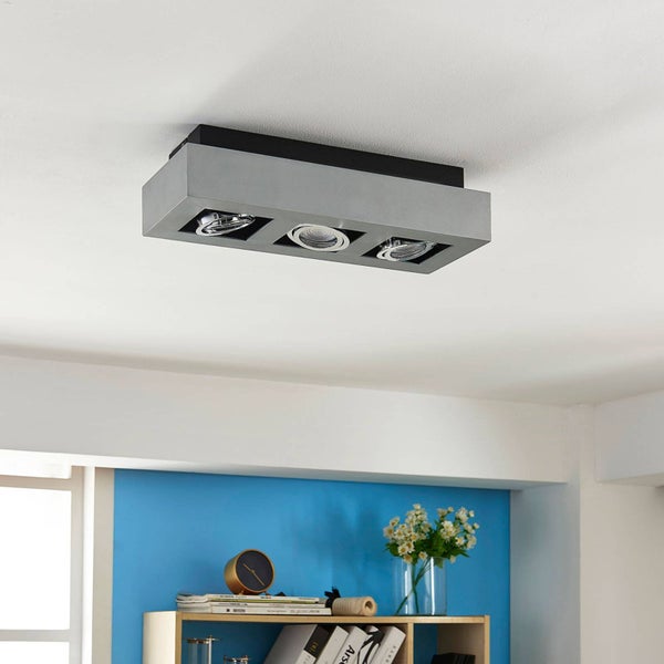 Deckenleuchte mit drei Strahlern