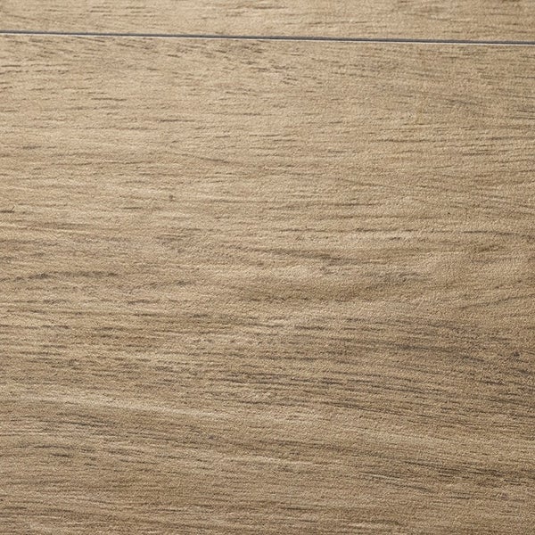 Laminatboden mit natürlicher Holzoptik und ausgeprägter Maserung